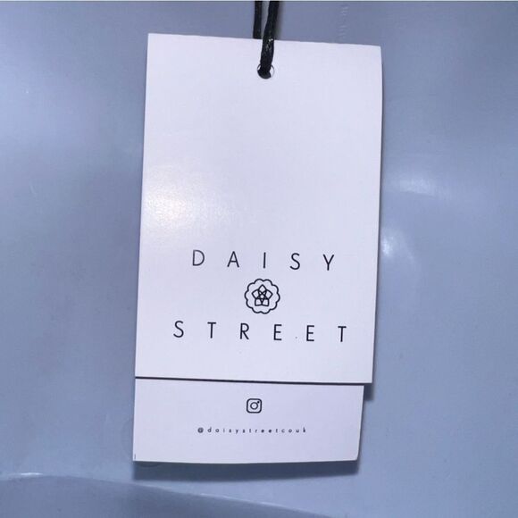 Daisy Street Sweetheart Neck Puff Sleeve Crop Blouse - Picture 5 of 6